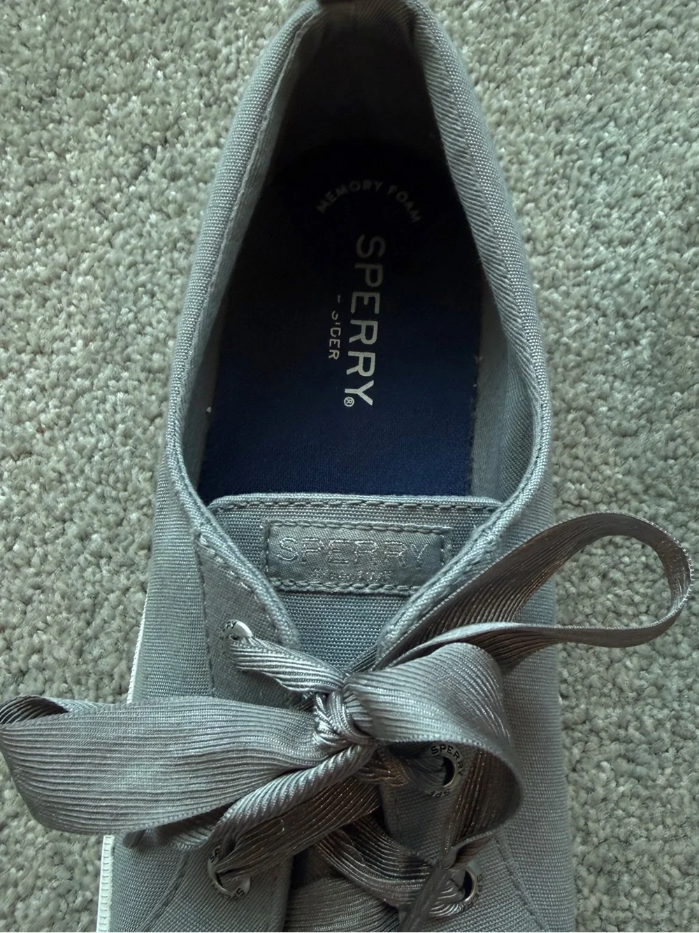 Sperry Women's Crest Vibe Gray Sneakers w Satin Laces, Size 10 EUC